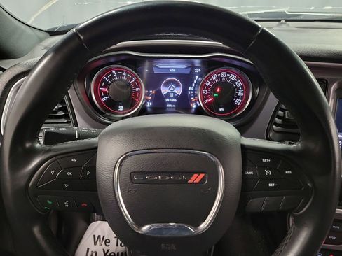 Used 2019 Dodge Challenger SXT image 15