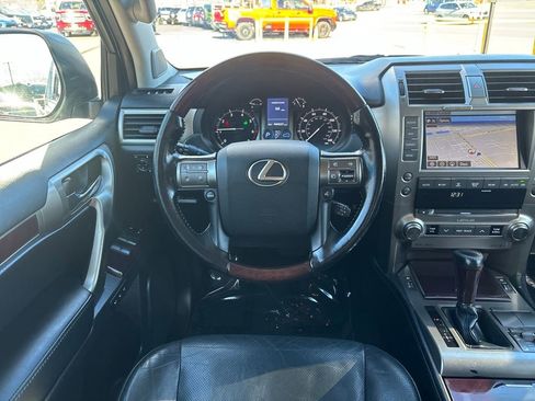 Used 2018 Lexus GX 460 image 13