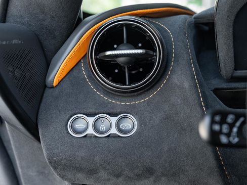 Used 2022 McLaren 720S Performance RWD image 46