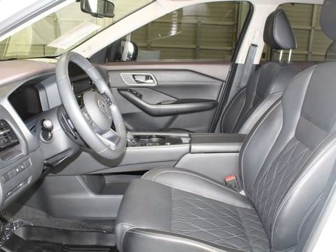 Used 2021 Nissan Rogue Platinum FWD image 10