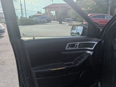 Used 2015 Ford Explorer XLT w/ Equipment Group 202B image 8