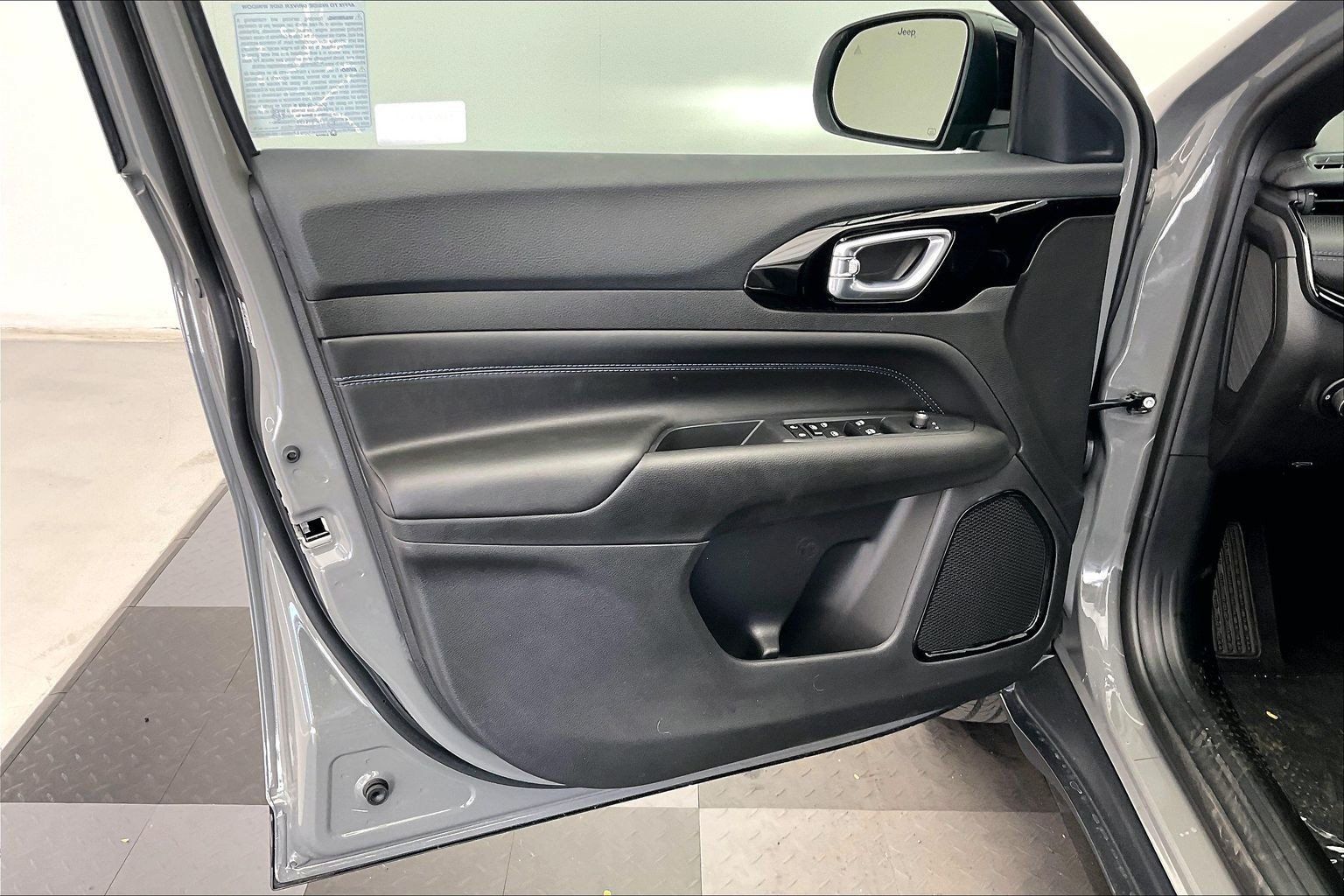 New 2026 Jeep Compass Latitude AWD/4WD image 12