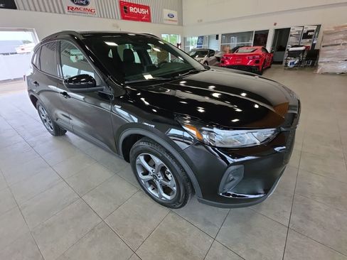 Used 2025 Ford Escape ST-Line Select AWD/4WD image 6