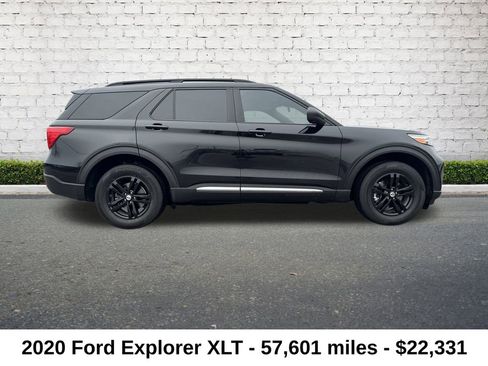 Used 2020 Ford Explorer XLT image 2