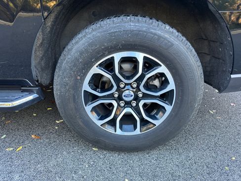 Used 2023 Ford Expedition Max XLT image 13