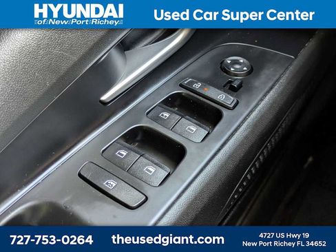 Certified 2024 Hyundai Elantra SE FWD image 24