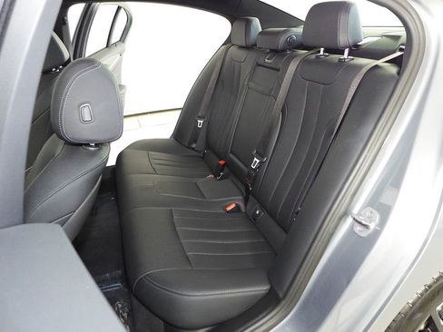 Used 2023 BMW 530e w/ M Sport Package image 21