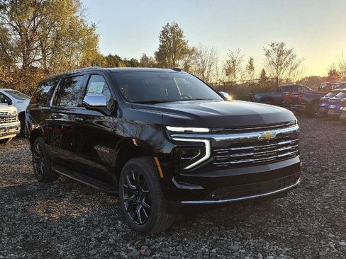 New 2026 Chevrolet Suburban Premier image 3
