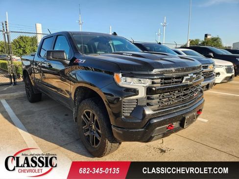 Used 2025 Chevrolet Silverado 1500 LT Trail Boss w/ Convenience Package II AWD/4WD image 1