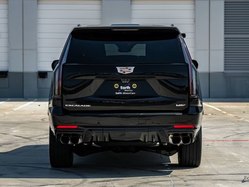 Used 2025 Cadillac Escalade V image 10
