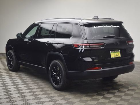 New 2025 Jeep Grand Cherokee L Laredo image 12