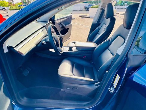 Used 2023 Tesla Model Y 2WD image 22