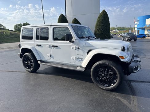 Used 2021 Jeep Wrangler Sahara w/ Cold Weather Group image 1