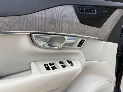 Used 2023 Volvo XC90 B6 Plus w/ Protection Package Premier image 11