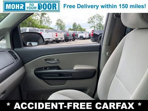 Used 2018 Kia Sedona LX FWD image 26