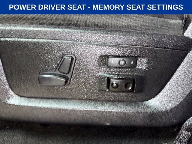Used 2015 RAM 1500 Laramie w/ Convenience Group AWD/4WD image 16