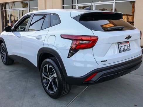 Used 2024 Chevrolet Trax RS w/ Driver Confidence Package image 6