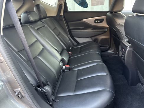 Used 2023 Nissan Murano SV image 12