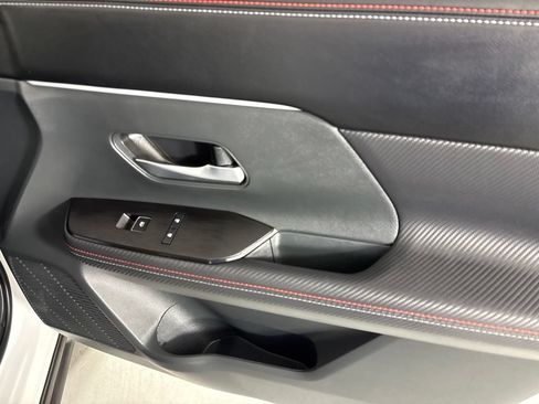 Certified 2025 Nissan Kicks SR FWD image 13