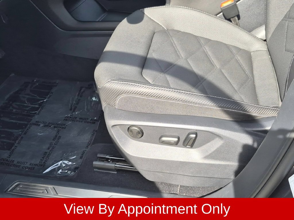 Used 2025 Volkswagen Atlas Cross Sport SE FWD image 19