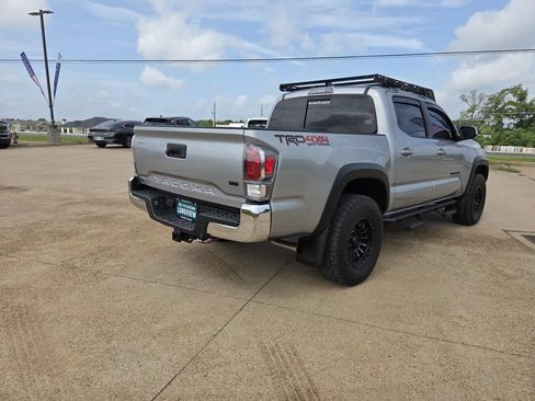 Used 2020 Toyota Tacoma TRD Off-Road AWD/4WD image 6