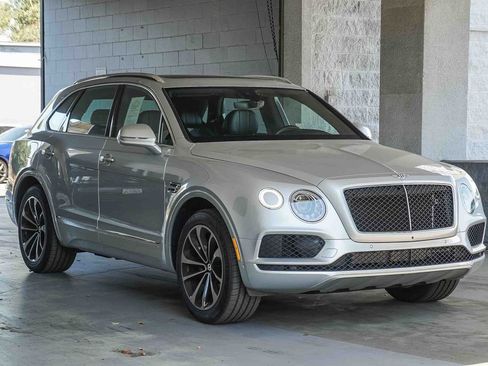 Used 2019 Bentley Bentayga AWD/4WD image 3