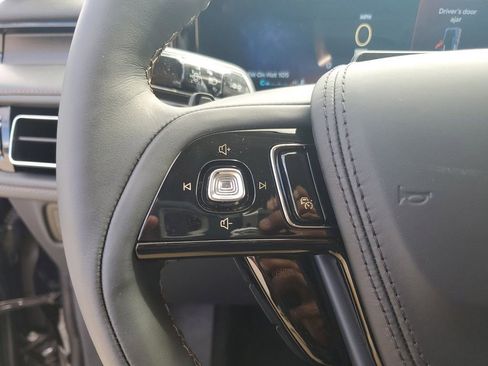 New 2025 Lincoln Aviator Reserve w/ Luxury Package image 26