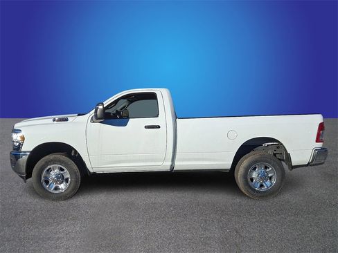 Used 2024 RAM 2500 Tradesman w/ Chrome Appearance Group image 7