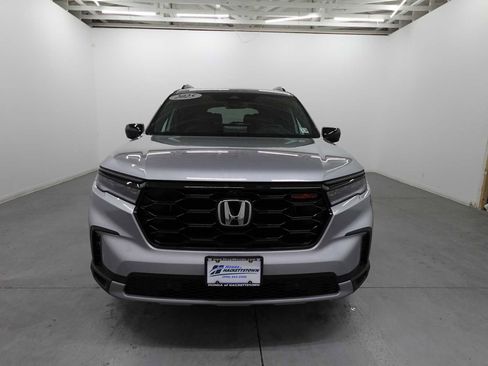 Certified 2025 Honda Pilot TrailSport image 2