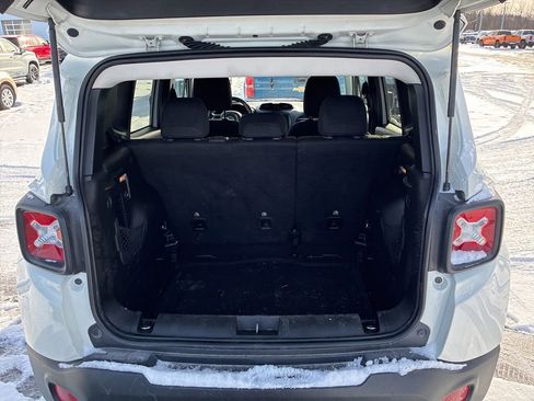 Used 2016 Jeep Renegade Latitude image 19