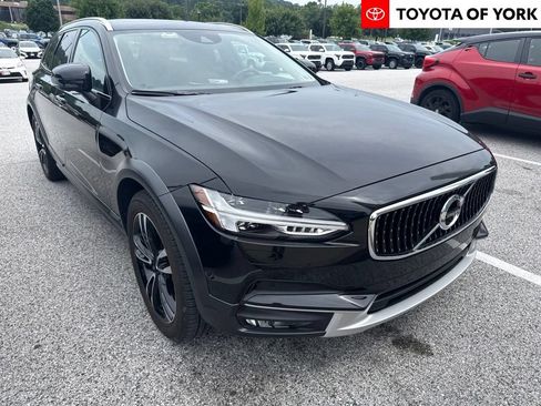 Used 2018 Volvo V90 T5 Cross Country w/ Convenience Package AWD/4WD image 1