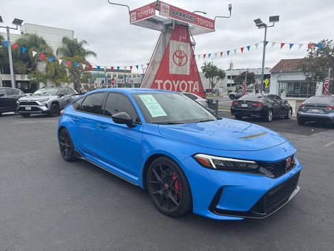 Used 2025 Honda Civic Type R image 2