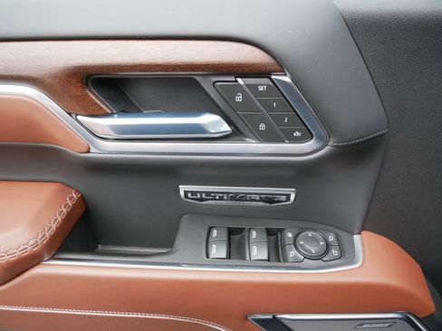 Used 2025 GMC Sierra 1500 Denali Ultimate AWD/4WD image 17