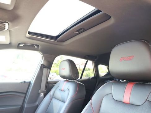 Used 2024 Chevrolet Trax RS w/ Sunroof Package FWD image 28