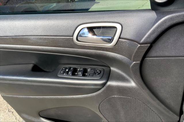 Certified 2018 Jeep Grand Cherokee Altitude AWD/4WD image 33
