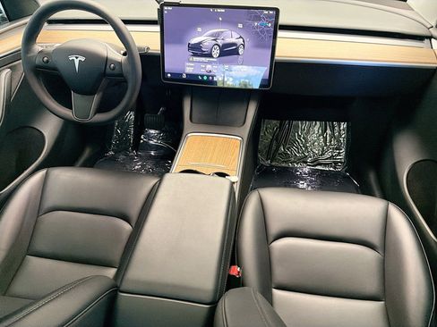 Used 2023 Tesla Model Y Long Range AWD/4WD image 12