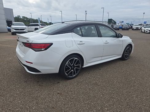 New 2025 Nissan Sentra SR w/ SR Premium Package image 7