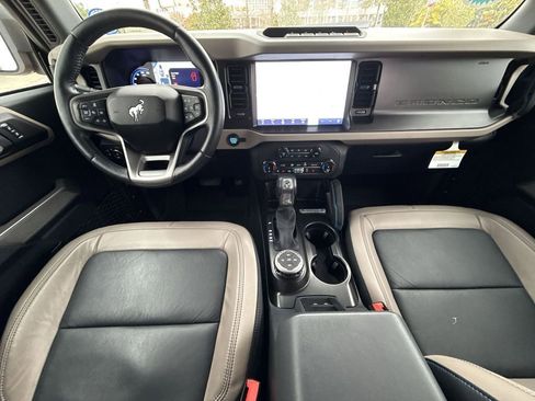 Used 2022 Ford Bronco Wildtrak image 19