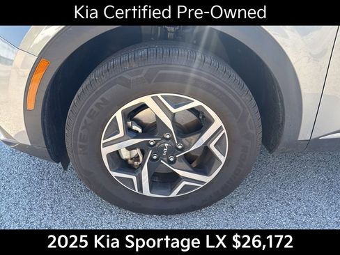 Certified 2025 Kia Sportage LX AWD/4WD image 10