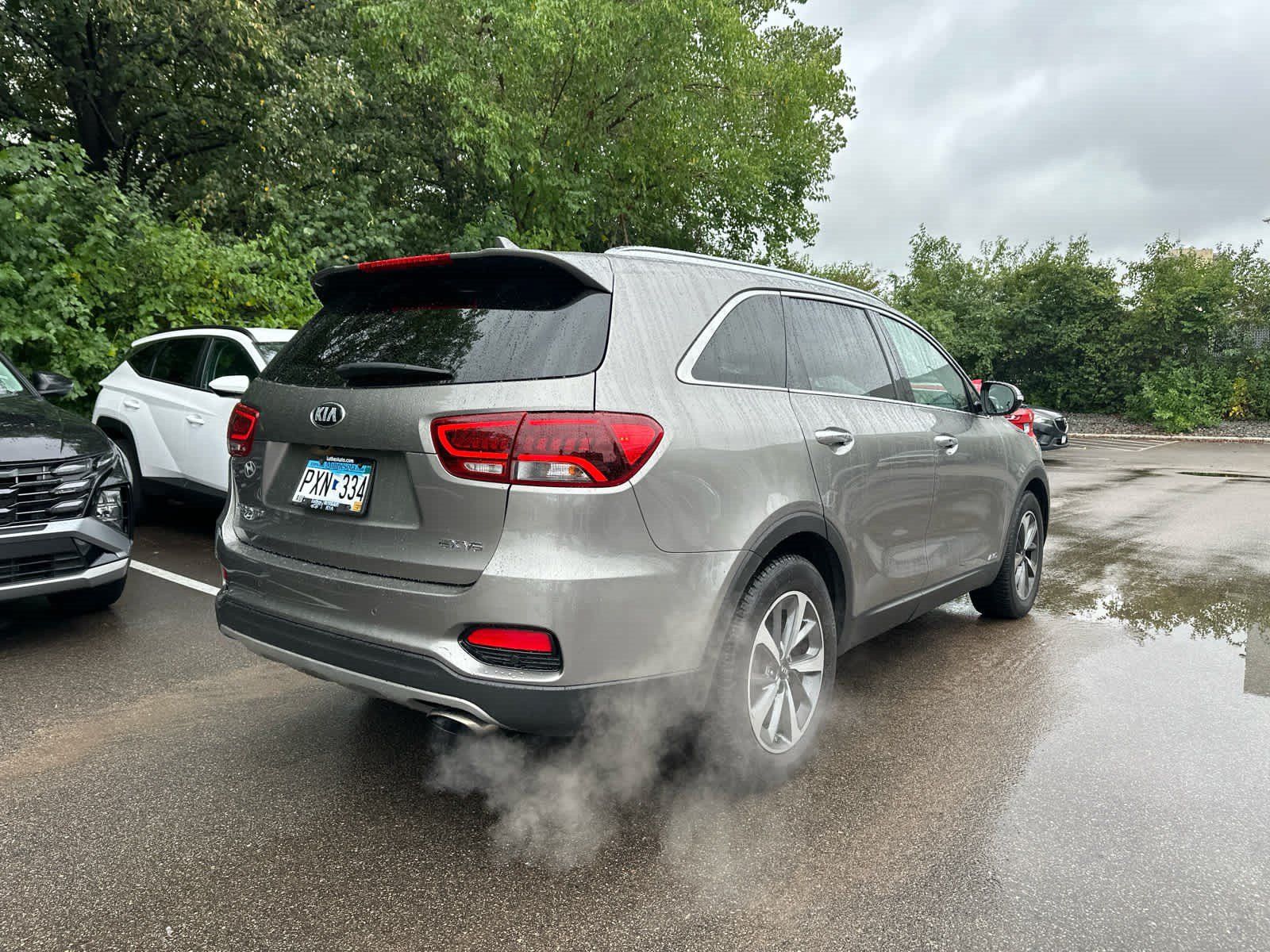 Used 2019 Kia Sorento EX w/ EX Touring Package AWD/4WD image 2