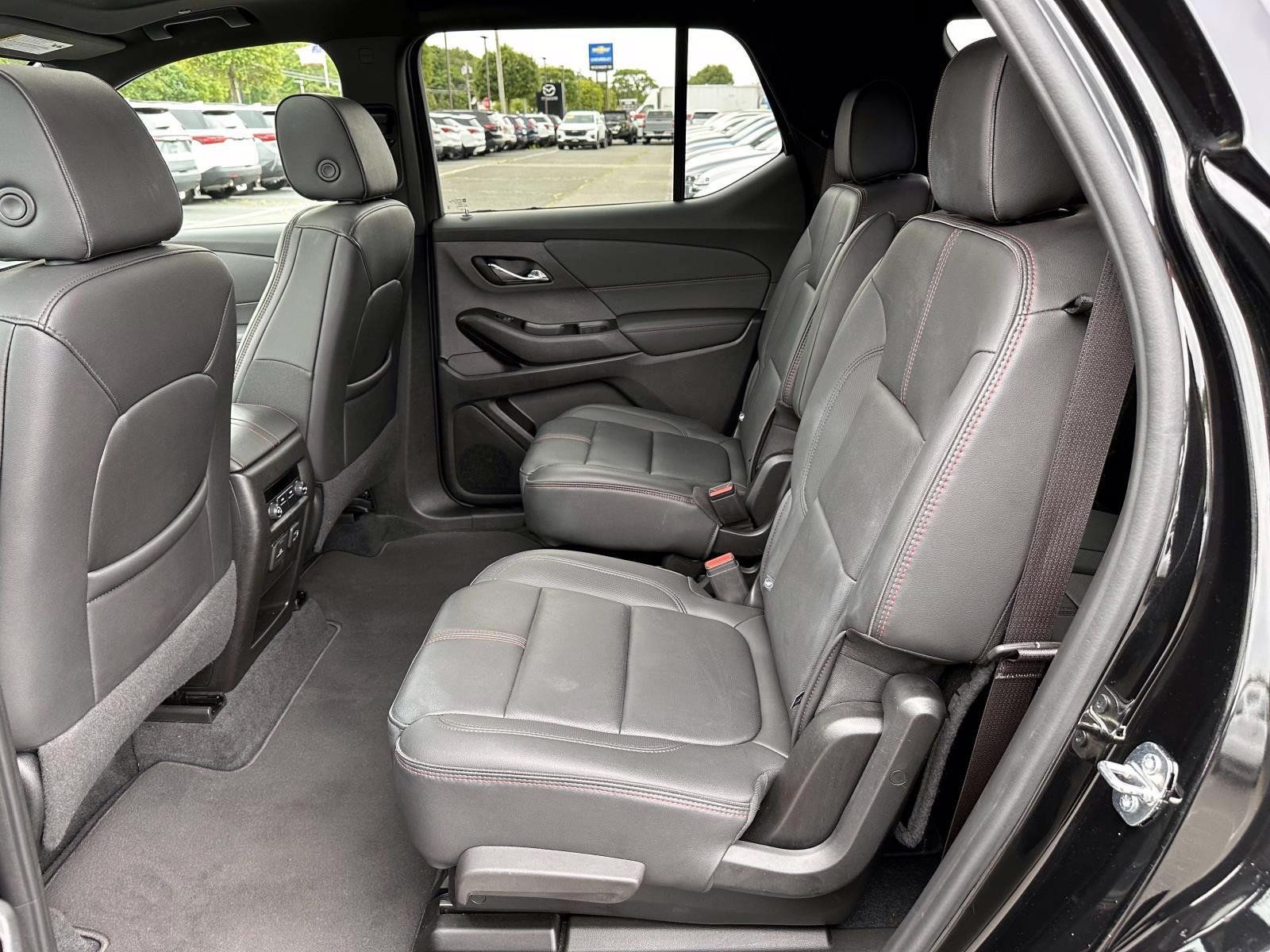 Used 2023 Chevrolet Traverse RS AWD/4WD image 13