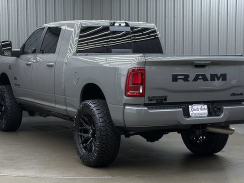Used 2025 RAM 2500 Laramie AWD/4WD image 3