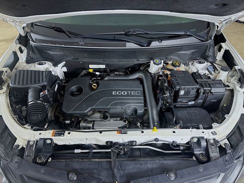 Used 2020 Chevrolet Equinox LS w/ LS Convenience Package image 24