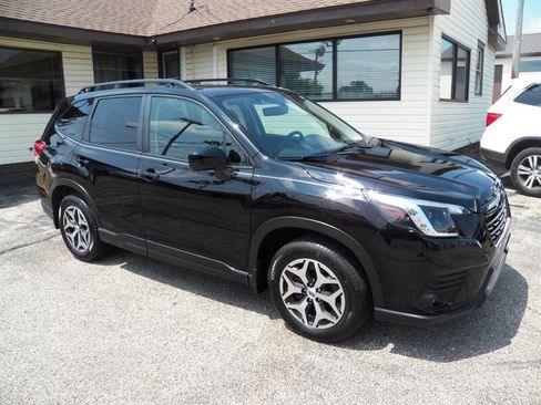 Used 2024 Subaru Forester Premium AWD/4WD image 4