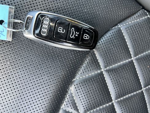 Used 2022 Audi SQ7 Prestige image 36