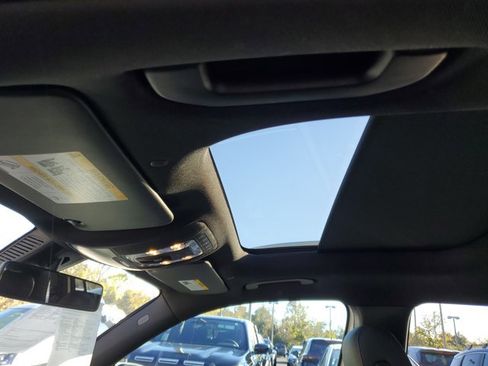 Used 2021 Mercedes-Benz GLB 250 GLB 250 image 30