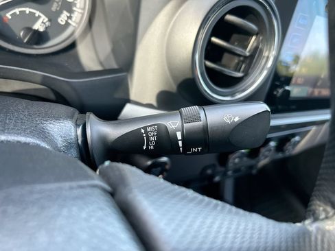 Used 2019 Toyota Tacoma TRD Sport RWD image 19
