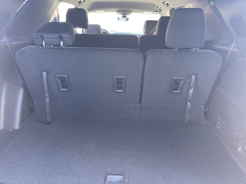 Used 2022 Chevrolet Traverse LT image 21