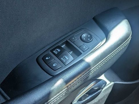 Used 2019 Dodge Challenger R/T w/ Driver Convenience Group RWD image 23