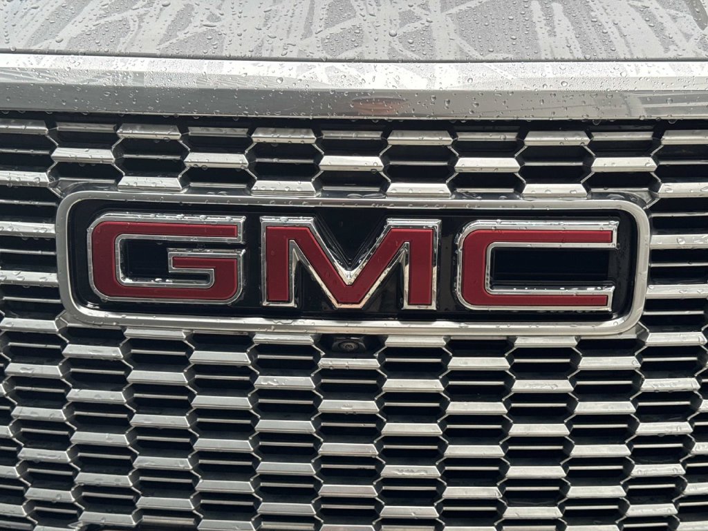 Used 2022 GMC Yukon Denali w/ Denali Premium Package AWD/4WD image 11